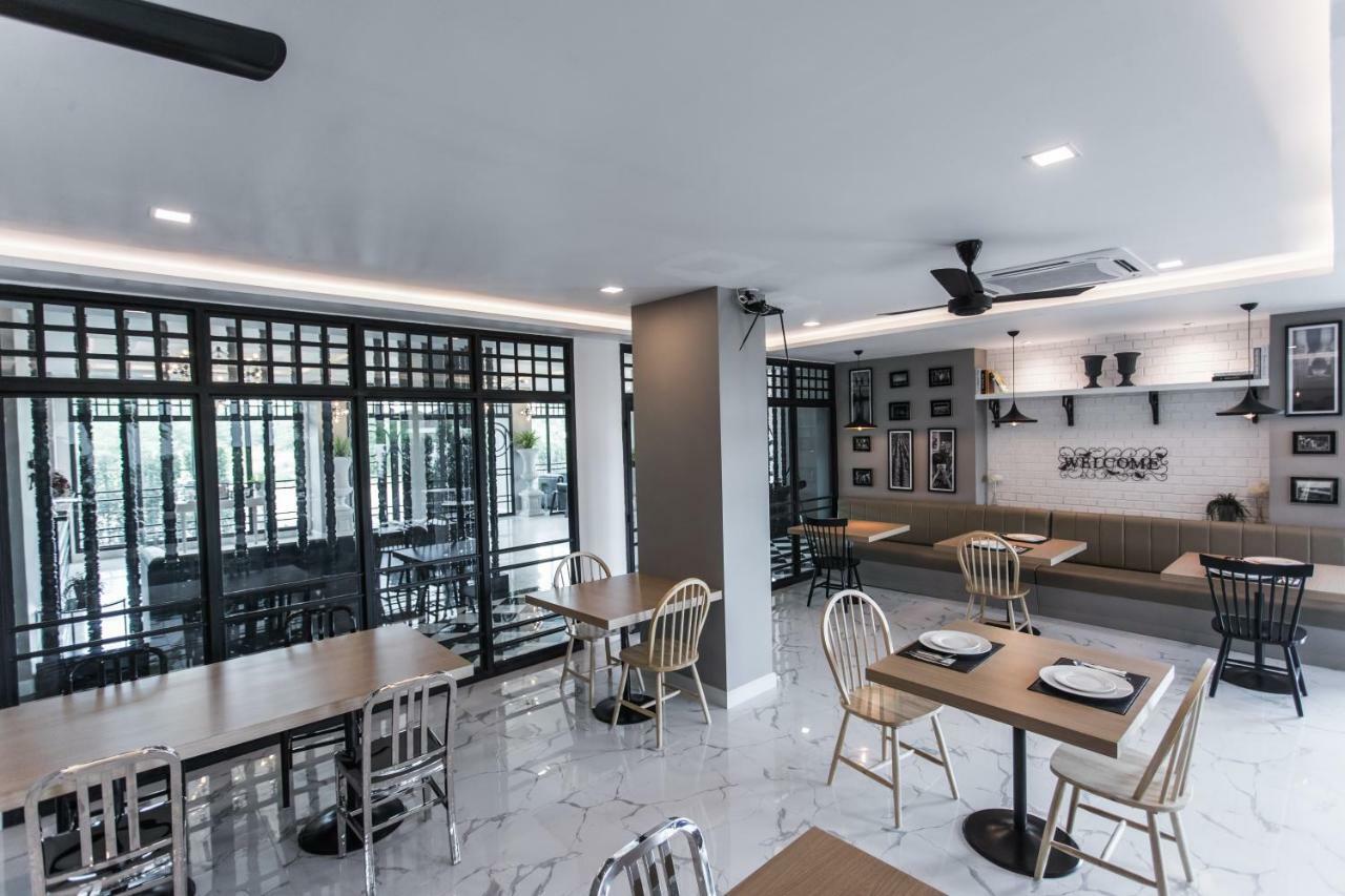 Haus Hotel Udonthani Bagian luar foto