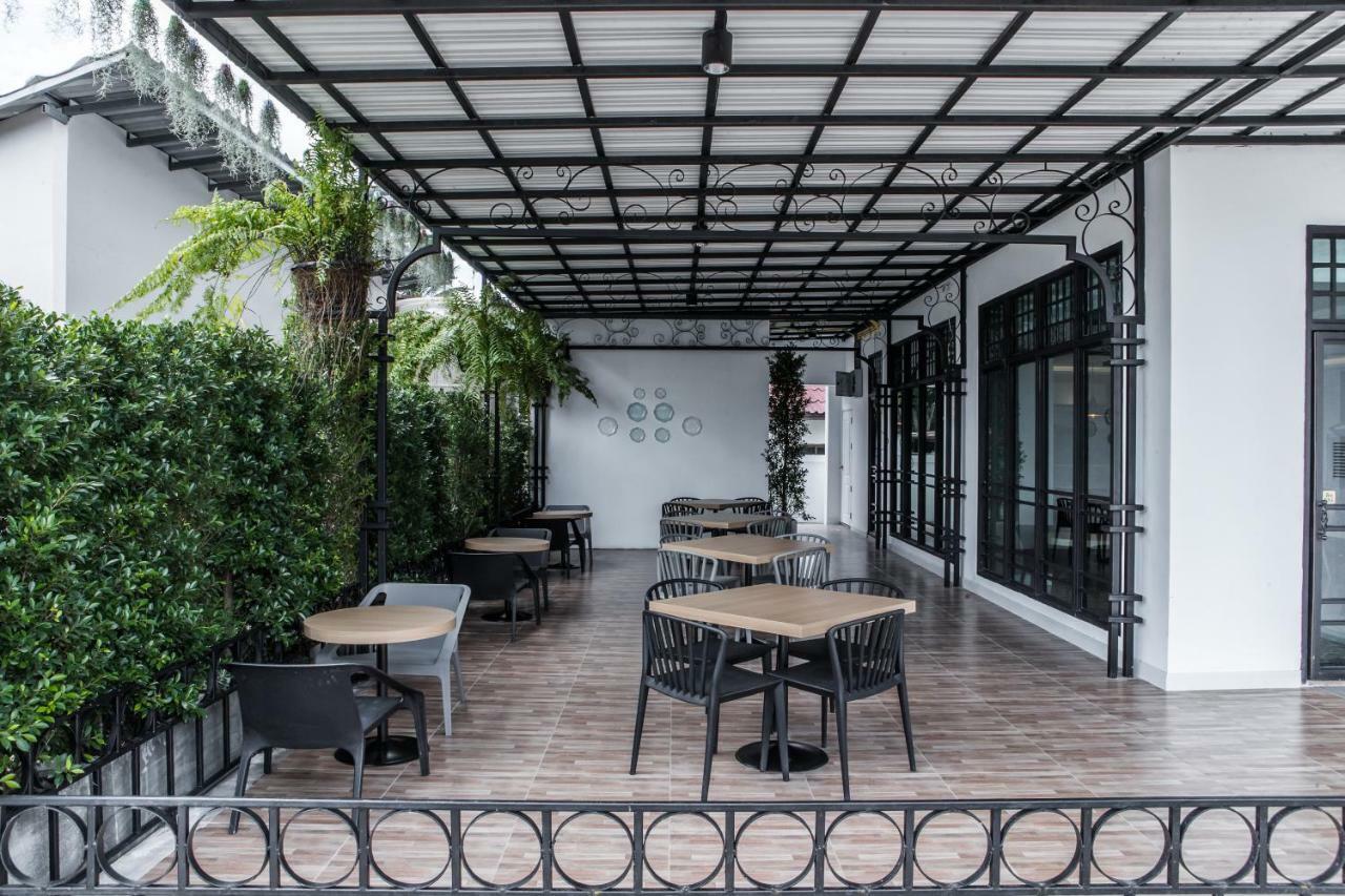 Haus Hotel Udonthani Bagian luar foto